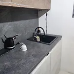 Sleep And Drive Apartment *