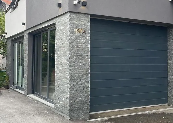 Apartment Sleep And Drive *